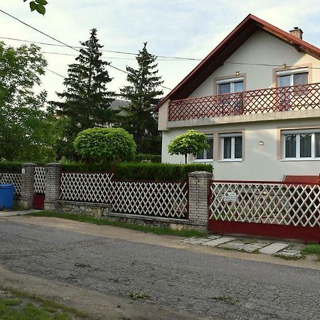 Вилла Tanay Vendeghaz Балатонфюред Экстерьер фото
